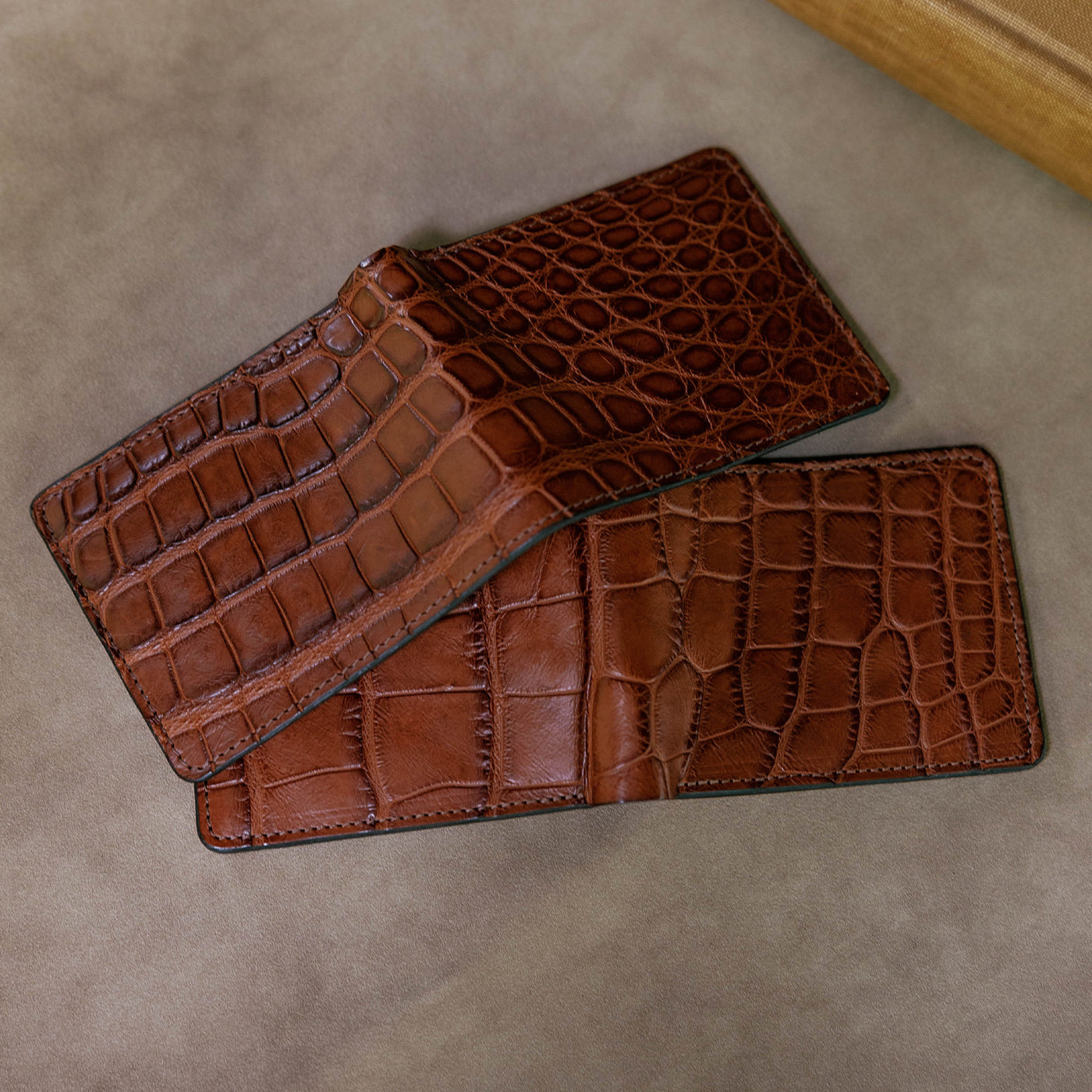 Chestnut Alligator Traditional Bifold